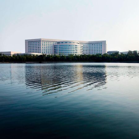 Renaissance Tianjin Lakeview Hotel Exterior foto